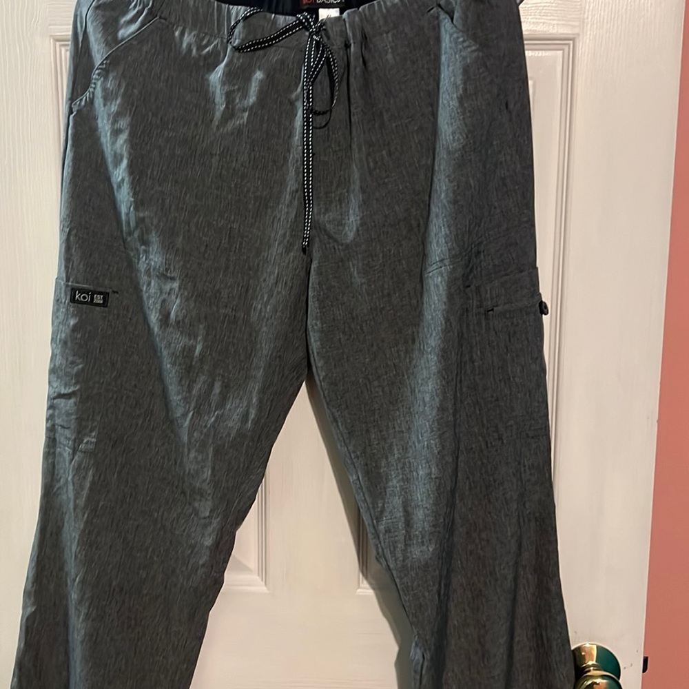 Koi basics scrub set grey great condition